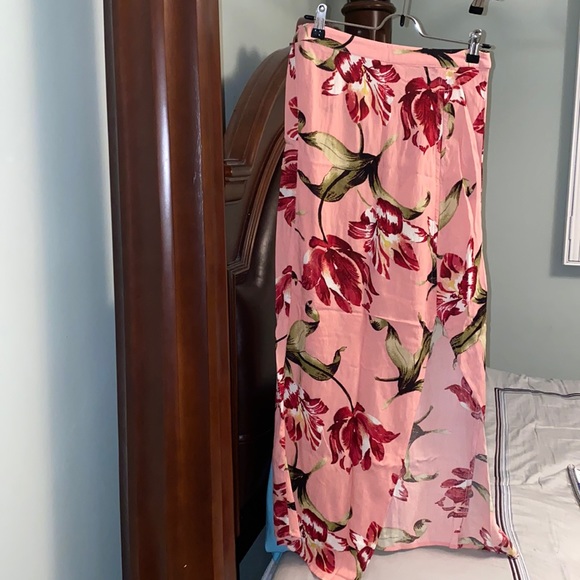 Forever 21 floral skirt with slit - Picture 1 of 2